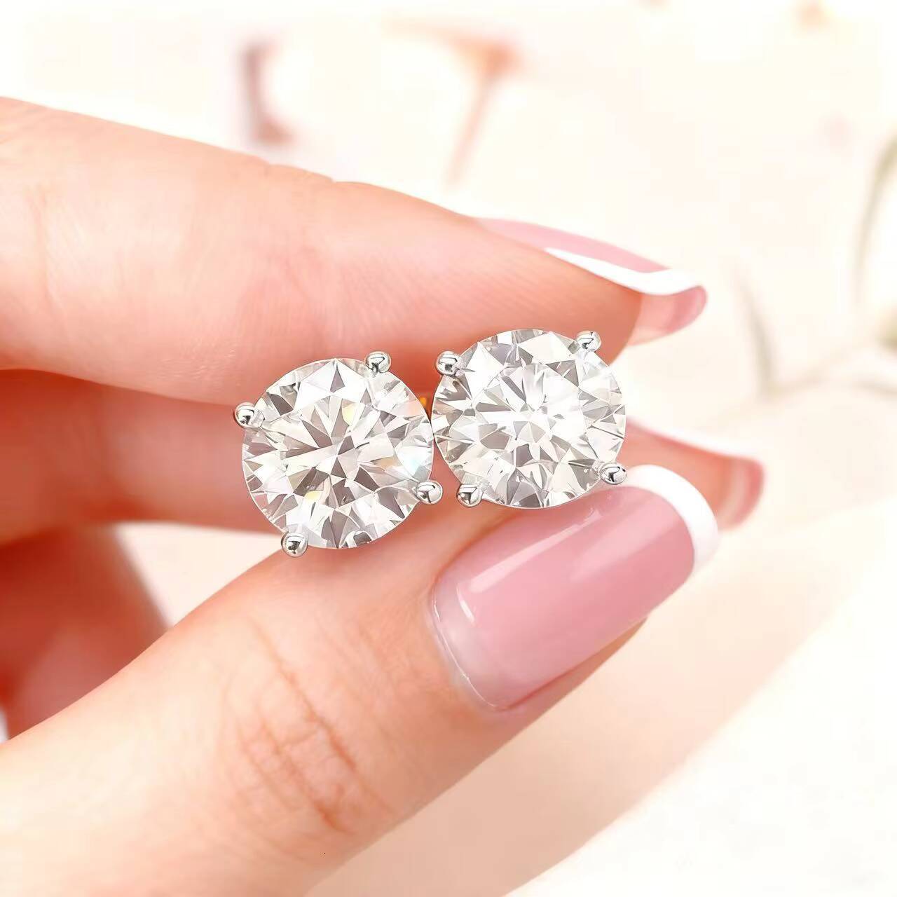 Wholesale Lab Grown Diamond Stud Earrings Round Cut 18k Solid Gold IGI Certified Unisex for Retailers Bulk Order Custom Earrings