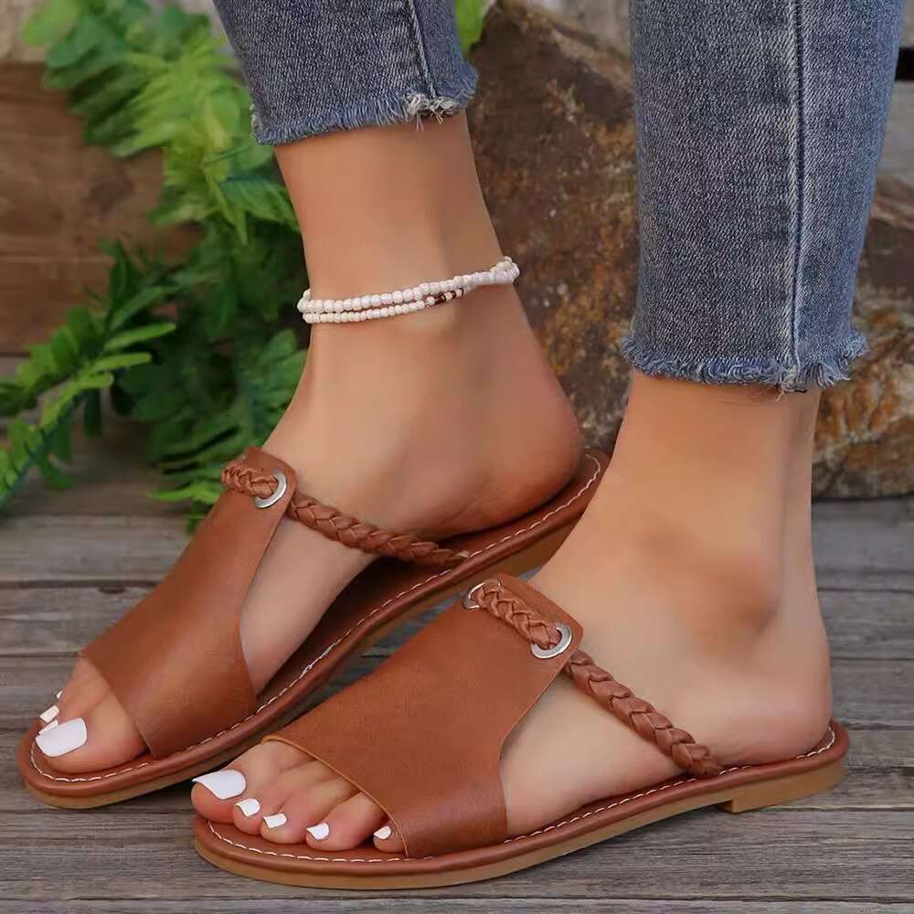 fashion shoes Flat Beach for Women 2026 Summer New Large Size Woven Outdoor Slippers