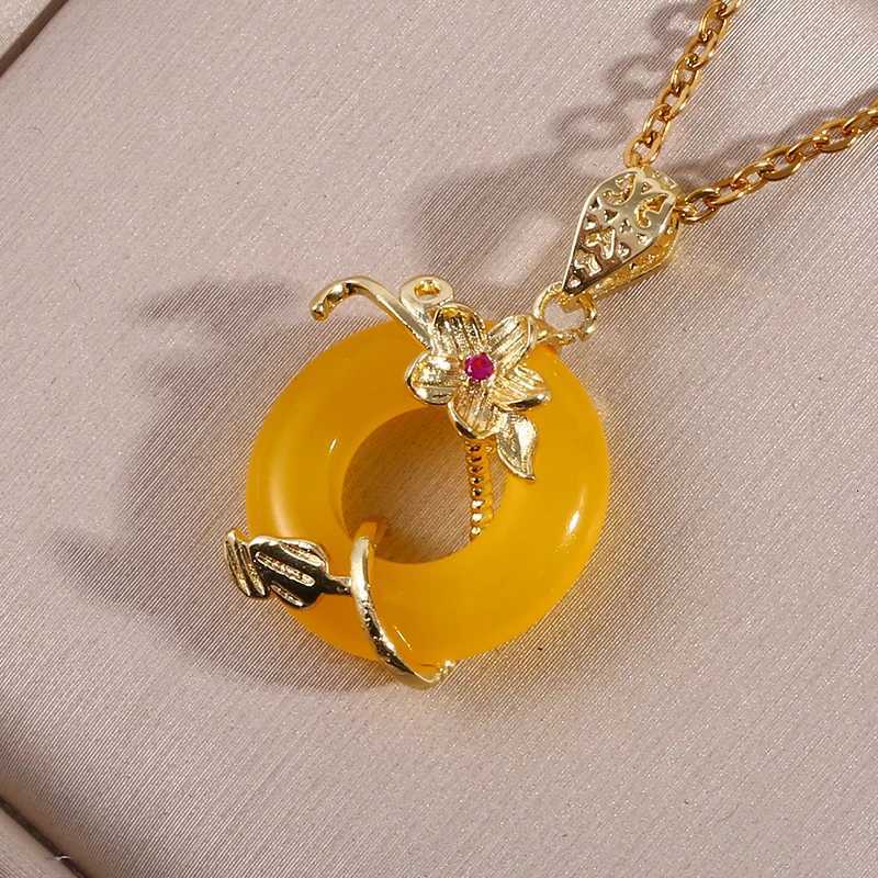 Copper 5 Flowers Tree of Life Leaves and Imitation Jade Pendant Necklaces Give Women A Sense of Luxury and Niche Design Y260130