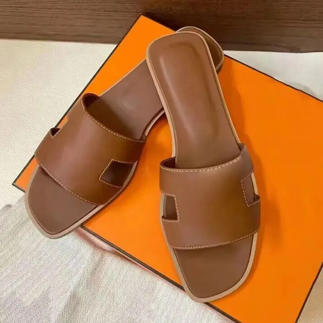 Designer Sandals Women's Fashion Luxury Slide Letter Slide Rubber Leather Flat Shoes Summer Beach Bath Slippers Brown Retro Sandals sandals famous
