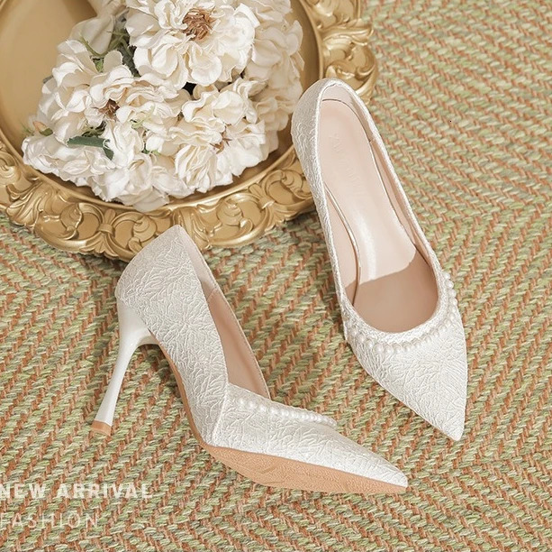 High Heels Womens Pearl Lace High Heels Womens Thin Heels Pointed Bridesmaids Solid Color Large Size Wedding Shoes 260123
