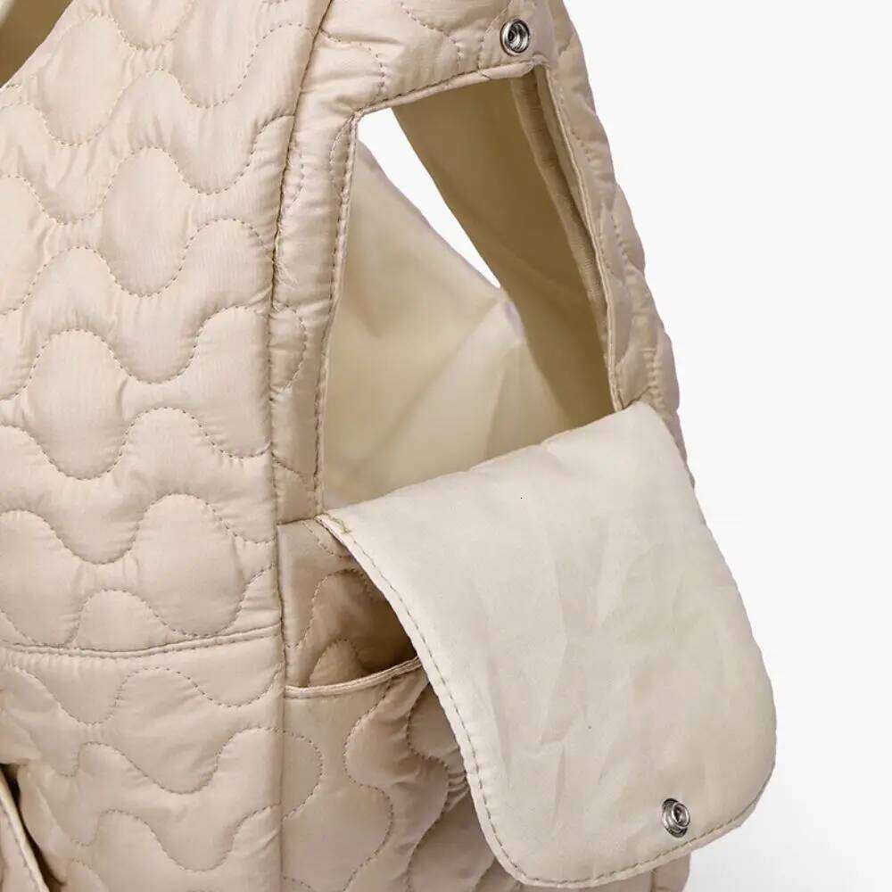 Portable Waterproof Dog Backpack Cross Strap Large Capacity Cat Carrying Nylon Wear Resistant Pet Chest Bag Winter 26H0130