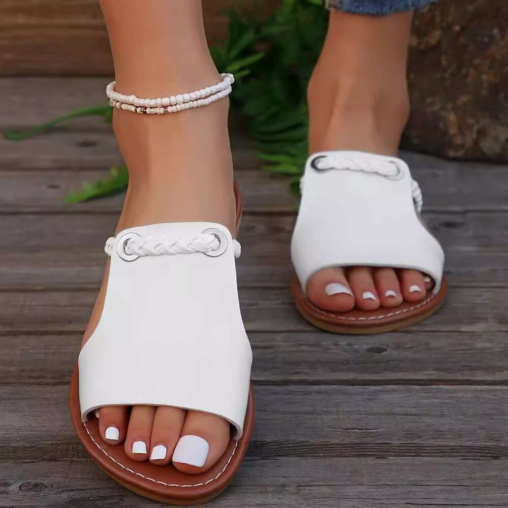 fashion shoes Flat Beach for Women 2026 Summer New Large Size Woven Outdoor Slippers