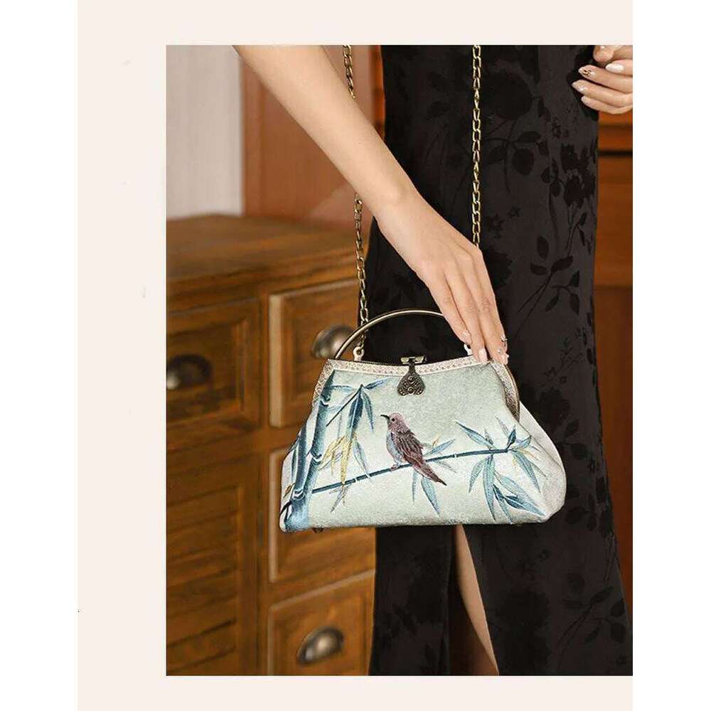 Fashion Women Luxury Party Evening Prom Bird Embroidery Chinese Style Qipao Banquet Hanfu Handbag White Clips Purse KABAHEBINGJUE