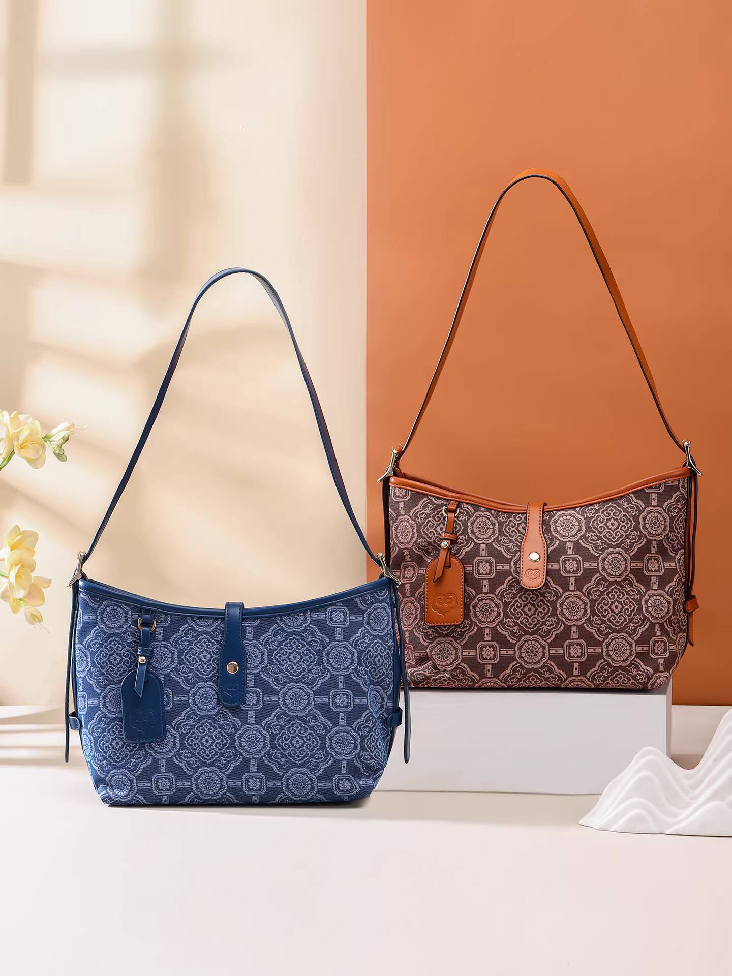 Bestseller Forbidden City Cultural and Creative Four-Horse Ruyi Crossbody Versatile Commuting Shoulder Exquisite Fashion Bag Girlfriend Birthday Gift 