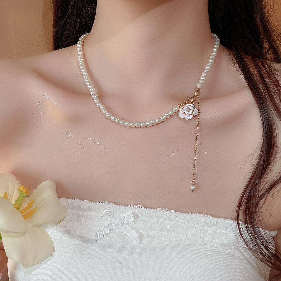 Oil Dripping Camellia Pearl Pendant French Elegant Noble Temperament Clavicle Chain Light Luxury High-end Sense Necklace for Women - view 3
