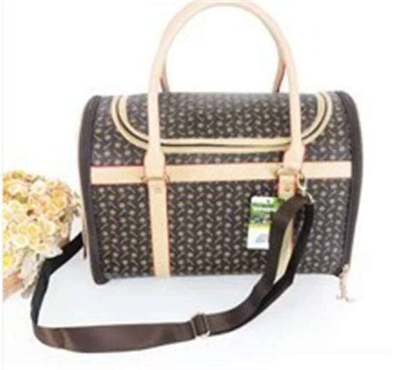 Multifunctional Leather Bag Luxury Small Dog Bags Pets Acessorios Cat Carrier Transporte Perro Pet Items 26H0130