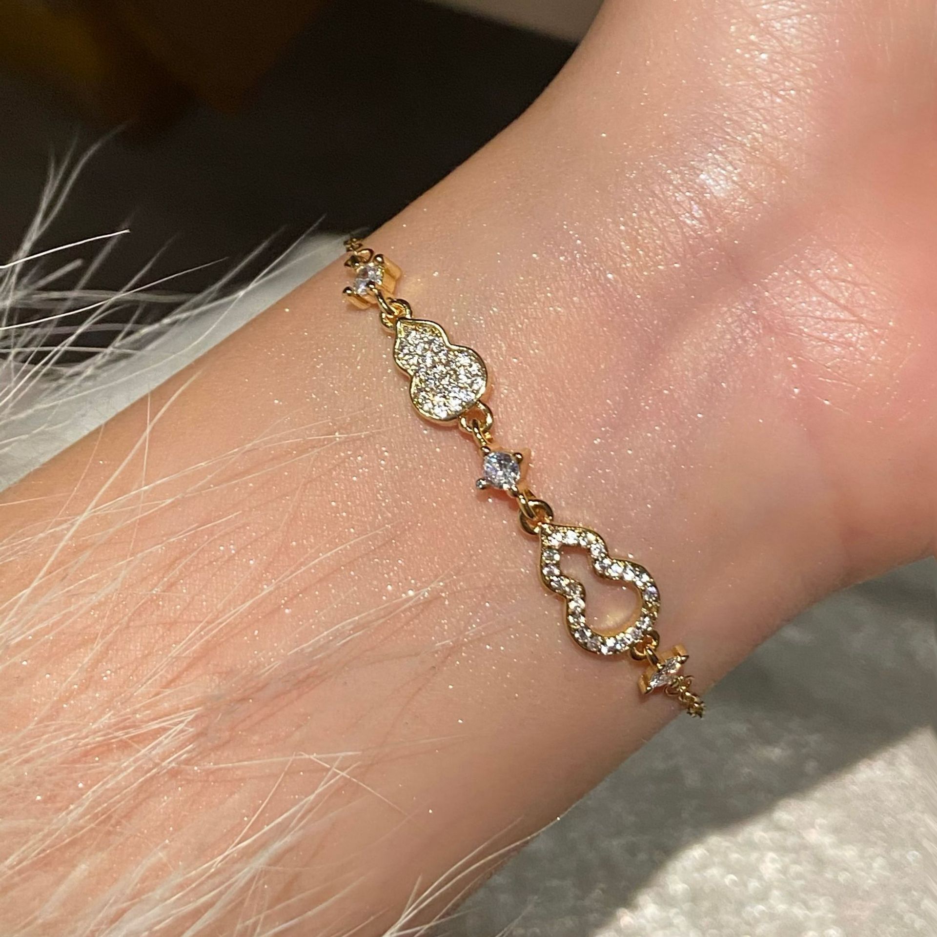 18K Real Gold Plated Zircon Hollow Gourd French Style Personality Light Luxury Bracelet Niche High-end Sense Jewelry for Women