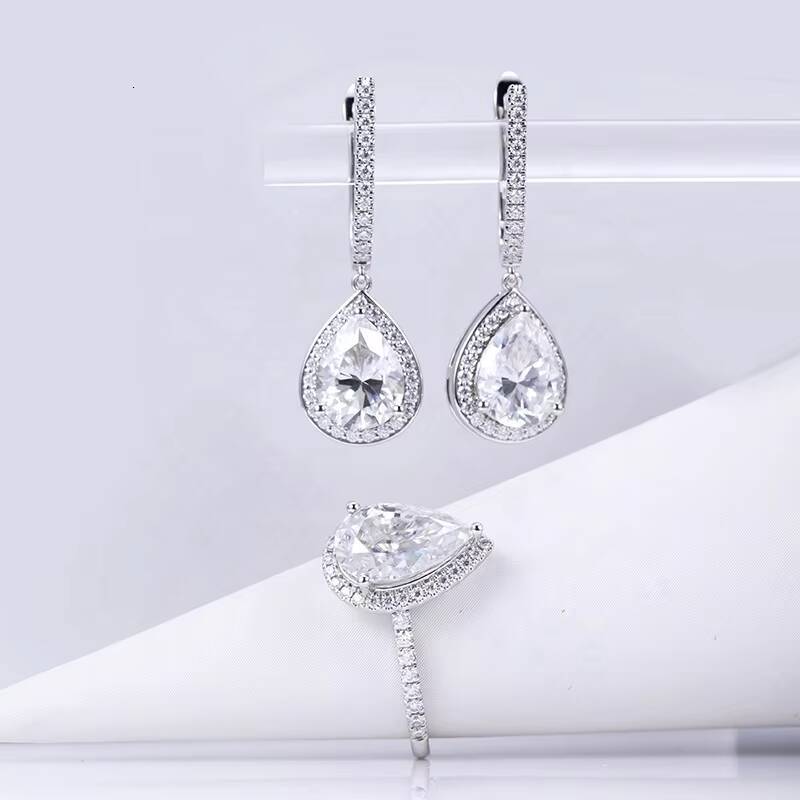 IGI 18K Gold 209CT Pear Cut Lab Diamond Rings IGI Wedding Diamond Engagement Ring