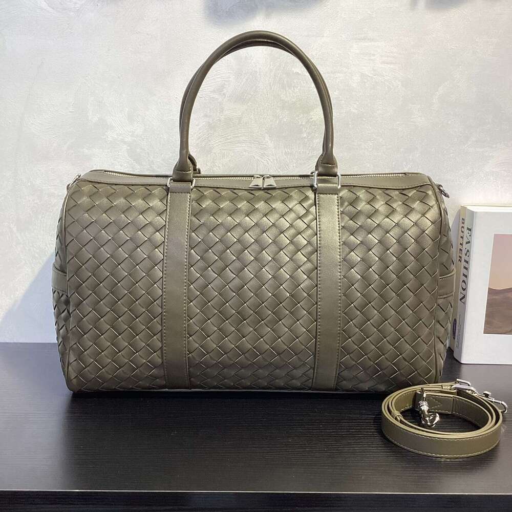 Totebag Shoulder ROSE NOIRE European And American Genuine Leather Luxury High End Women S Monogram Messenger Baguette Round Bag