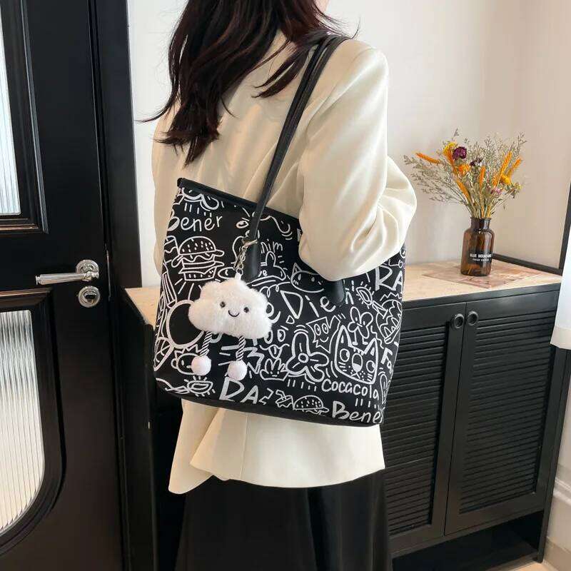 Fashion and Versatile Casual Single Shoulder Handbag with Pendant, Large Capacity Printed Tote Bag, College Style Women's Bags Z260130