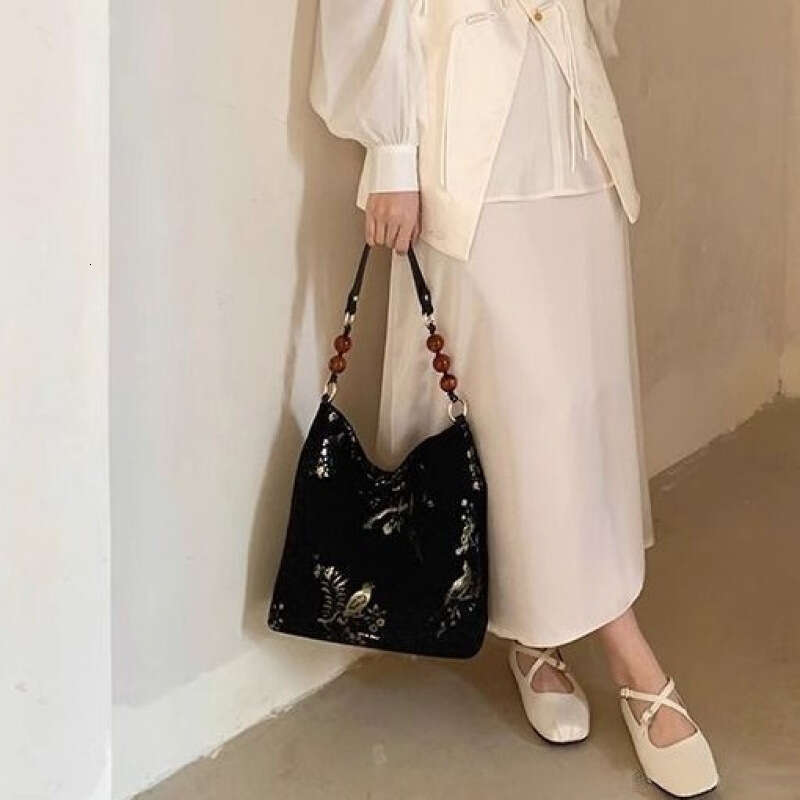 Office For Women, Large Capacity New Niche Chinese Style Single Shoulder Commuter Bucket Underarm Bag Evergwish