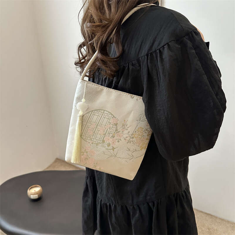 National Underarm Versatile New Chinese Style Silk High-End Tassel Single Shoulder Tote Bag For Women SHANGFANNI