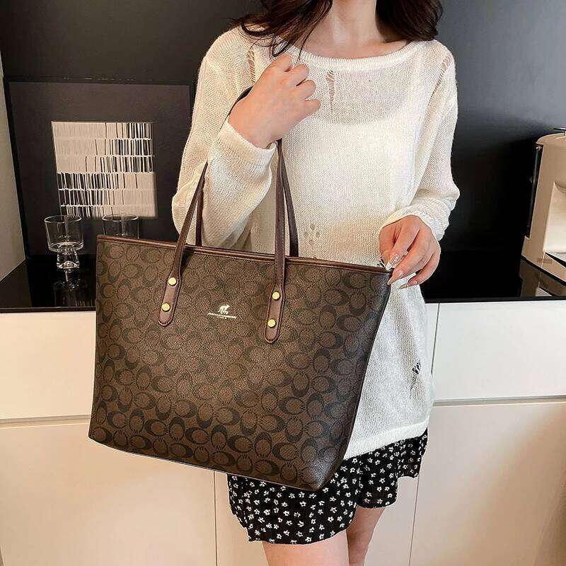 Luxury And Fashionable Handbag Modern Trend PU Leather Crossbody For Women Classic Design Zipper Shoulder Bag Z260130
