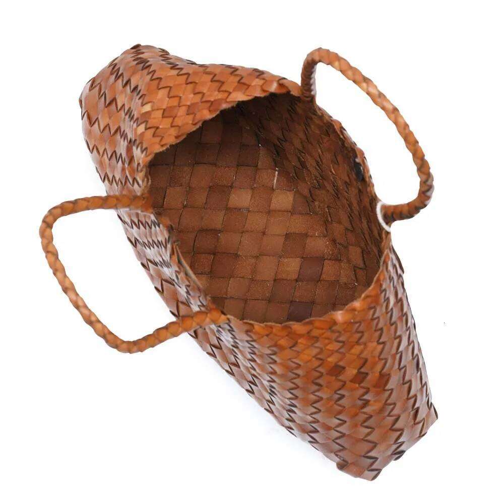 Genuine leather French hand-woven bag new niche design top layer cowhide vintage vegetable basket bag fashion lady handbag