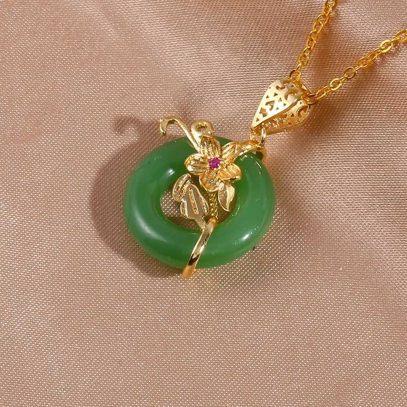 Copper 5 Flowers Tree of Life Leaves and Imitation Jade Pendant Necklaces Give Women A Sense of Luxury and Niche Design Y260130