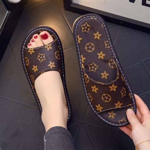 Internet Celebrity Leather Slippers for Women, Indoor Non-Slip Beauty Salon Couple Big Brand Home Men's Summer Sandals