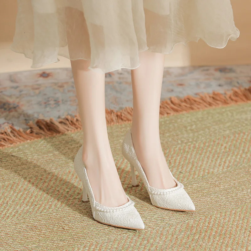 High Heels Womens Pearl Lace High Heels Womens Thin Heels Pointed Bridesmaids Solid Color Large Size Wedding Shoes 260123