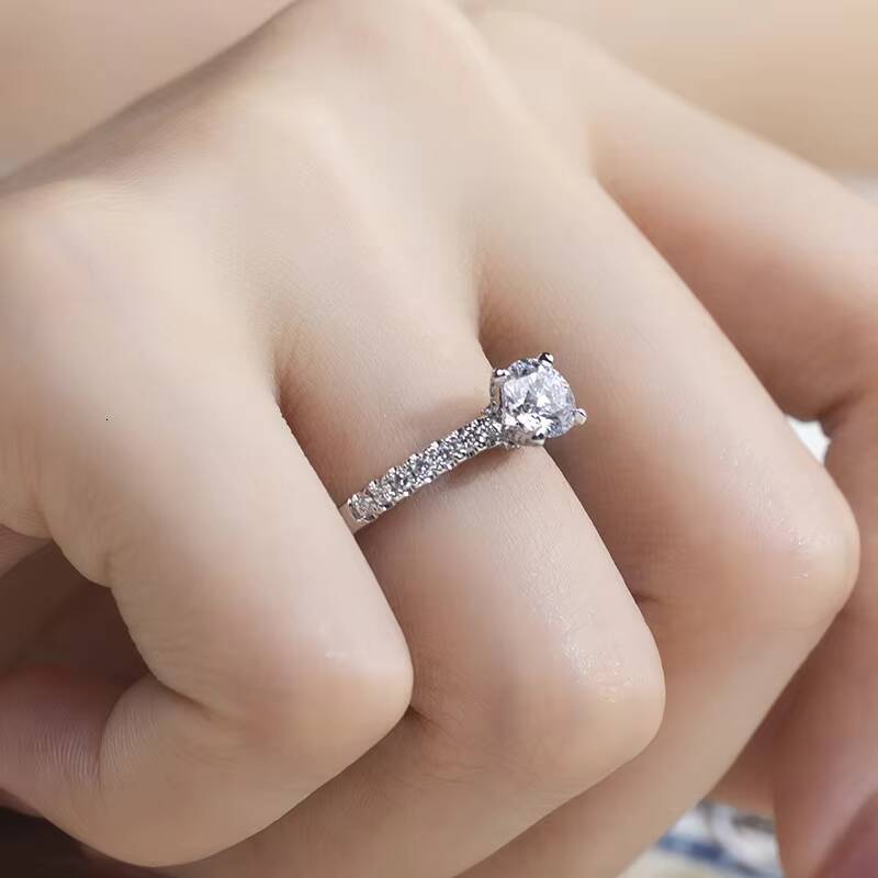 MSR-1243 Customization 18K White Gold HPHT 074CT Round Lab Grown Diamond Solitaire Ring