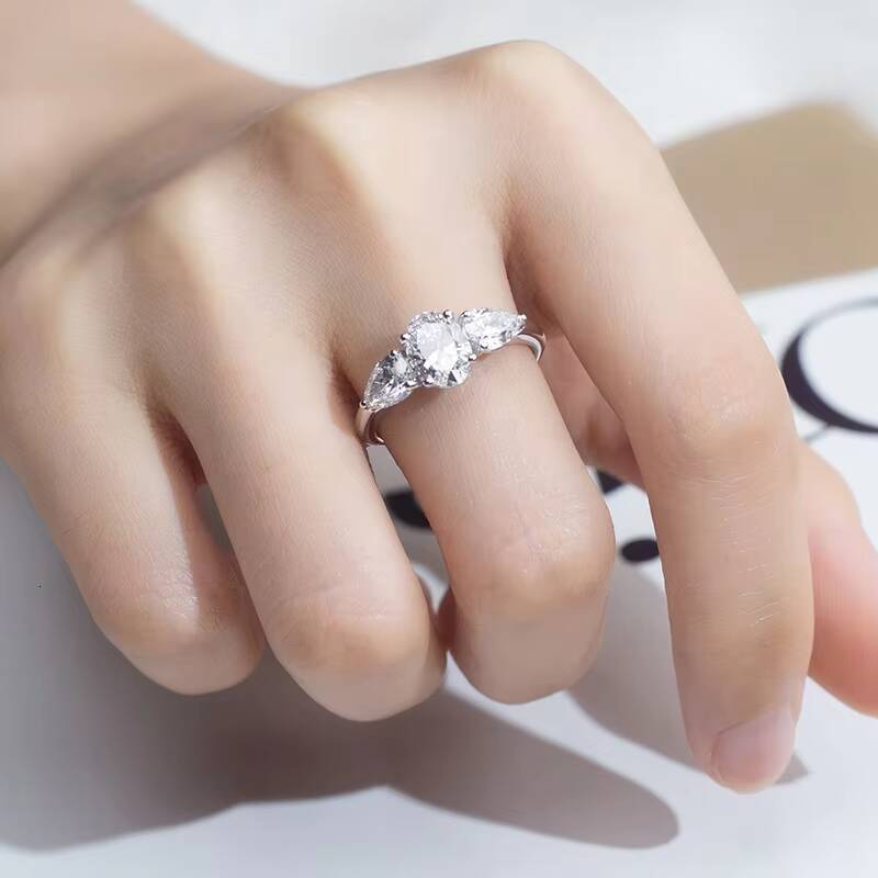 18K Gold 163CT Oval Cut Lab Diamond Rings IGI Lab Diamond Ring Wedding Diamond Engagement Ring