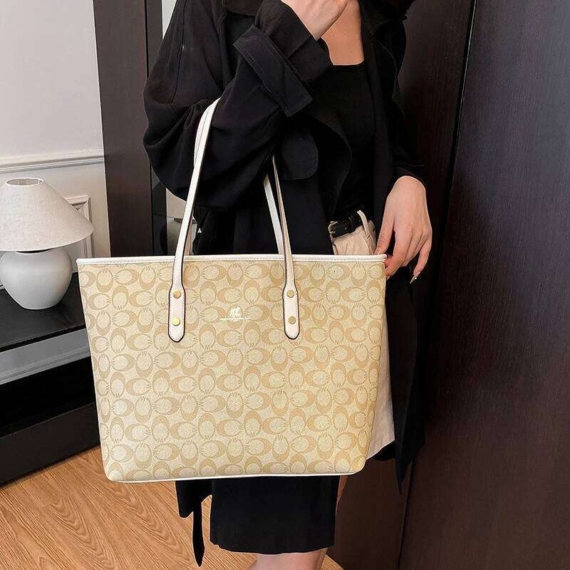 Luxury And Fashionable Handbag Modern Trend PU Leather Crossbody For Women Classic Design Zipper Shoulder Bag Z260130
