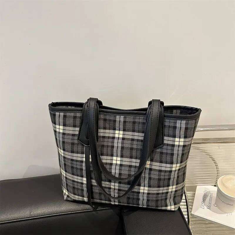 Fashionable and stylish plaid large capacity commuting 2024 new casual design tote shoulder bag Z260130