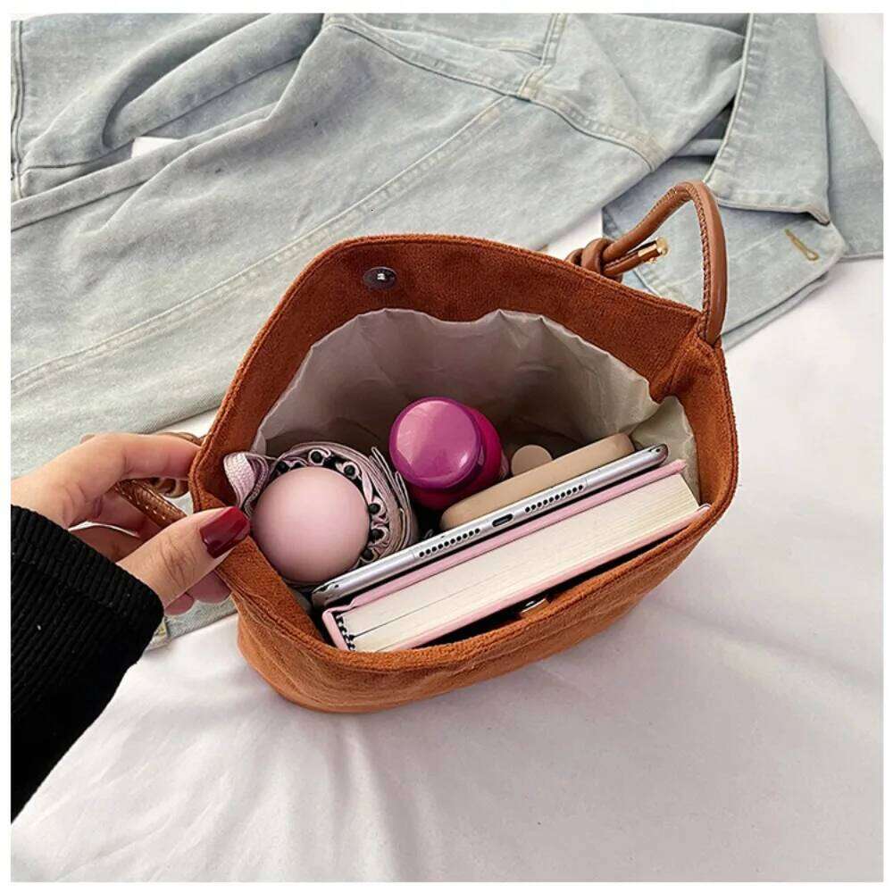 Large Capacity Women's Suede Handbag with Letter Pattern Magnetic Buckle Velvet PU Underarm Bag Retro Korean Luxury Style Z260130