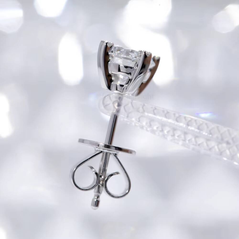 A Pair Of05ct Lab Grown Diamond Earring 18K White Gold Diamond Jewelry IGI Certified Hot Sale Earring