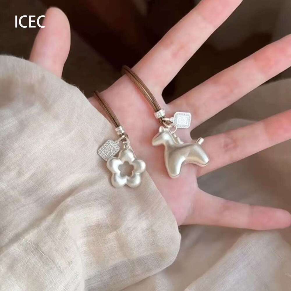 Autumn Winter New Chinese Style Hollow Flower Pony Pendant Necklace for Women Light Luxury Vintage Versatile Accessory