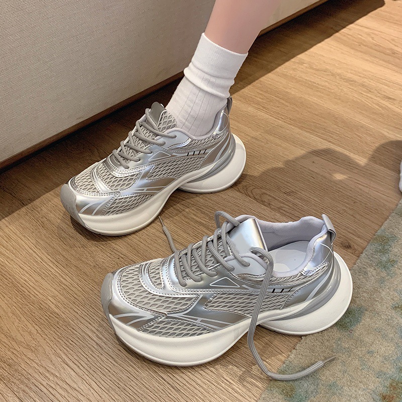 Women's Autumn New Thick Soled Retro Versatile Round Toe Lightweight Casual Sports Shoes.