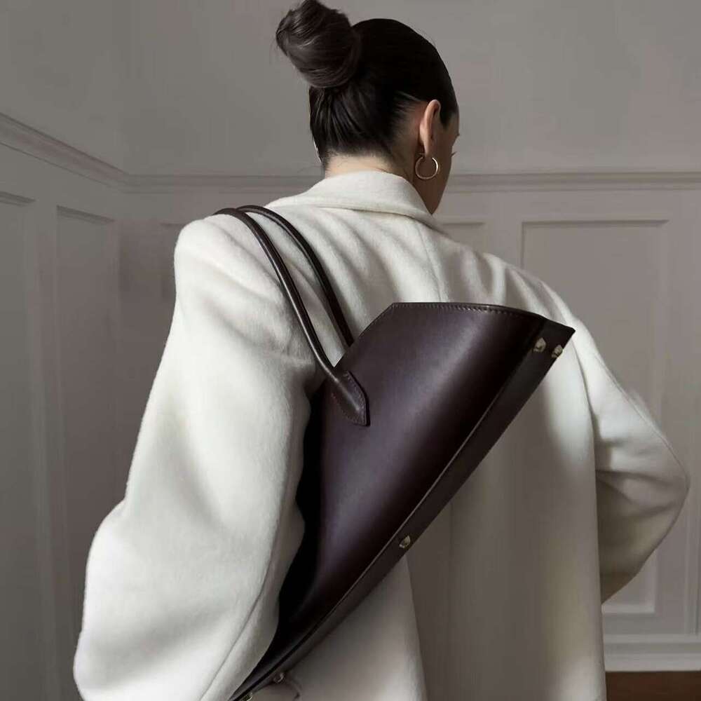 Totebag Shoulder ROSE NOIRE Genuine Leather French Retro Sausage Autumn Winter Commuter Suede Underarm Bag Single Handbag