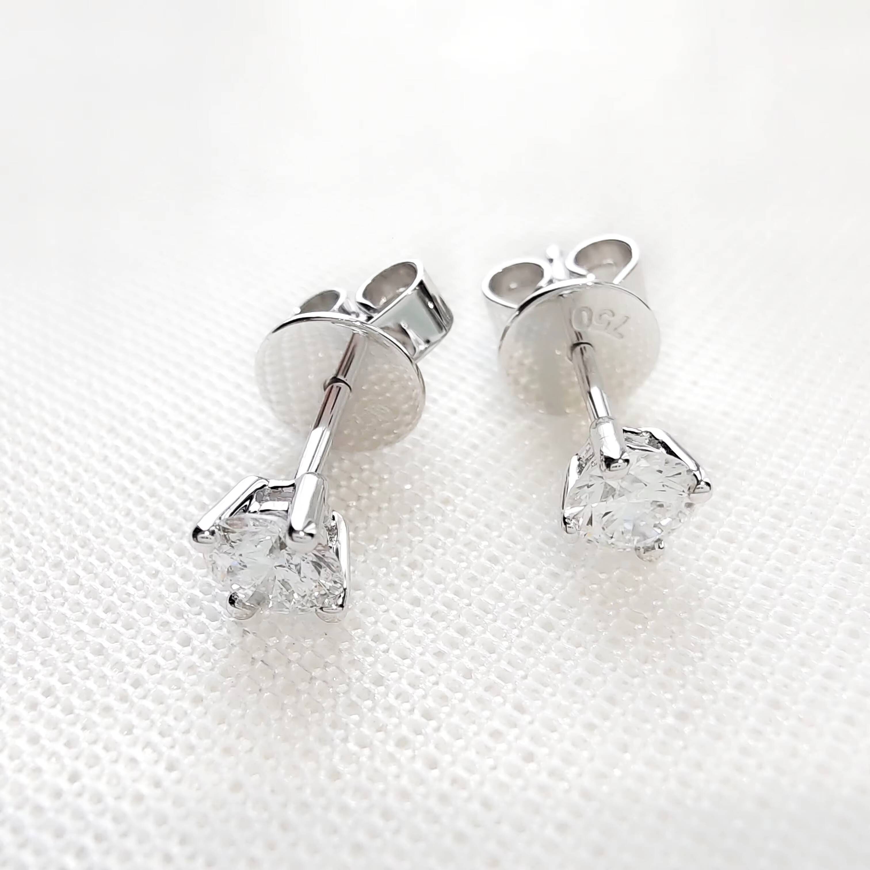 Custom 18K White Solid Gold D Color VS 03ct Round Cut Lab Grown Diamond Stud Earrings for Women