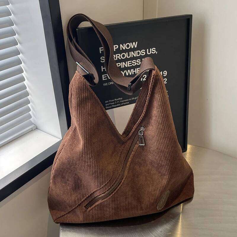 Classic popular solid color large capacity shoulder bag, fashionable multifunctional temperament, casual and lazy style, Z260130