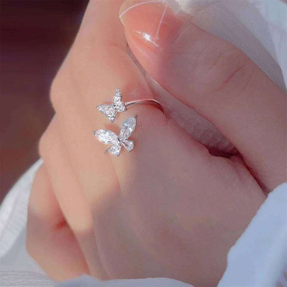 Fashion Adjustable Open Acrylic Crystal Butterfly For Women Kpop Silver Color Zircon Finger Ring Party Jewelry Wholesale XJ260130
