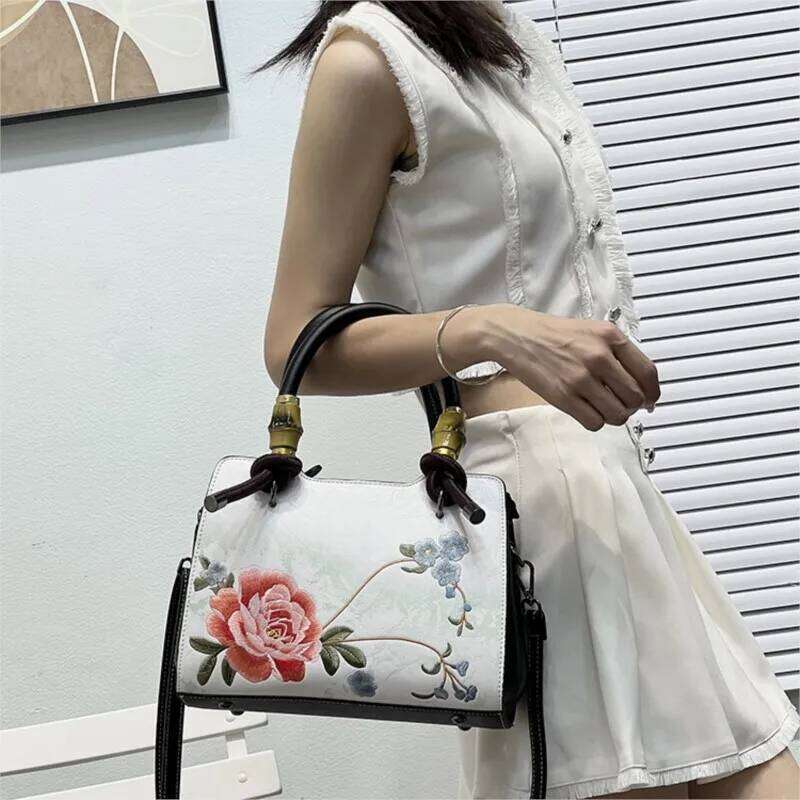 Johnature New Chinese Style Exquisite Embroidered Handbag Elegant Women Versatile Lady Leather Shoulder Bags KABAHEBINGJUE