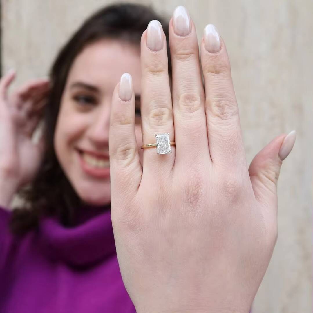 GIA IGI Certified VVS 14K 18K Solid Gold CVD HPHT 1ct to 5ct Radiant Cut Lab Grown Diamond Rings