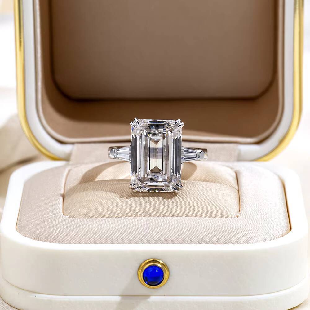 Jewelry in Stock MSR-400 18K White Gold Engagement Solitaire Ring Emerald Cut 302CT D VS1 Lab Grown Diamond Ring