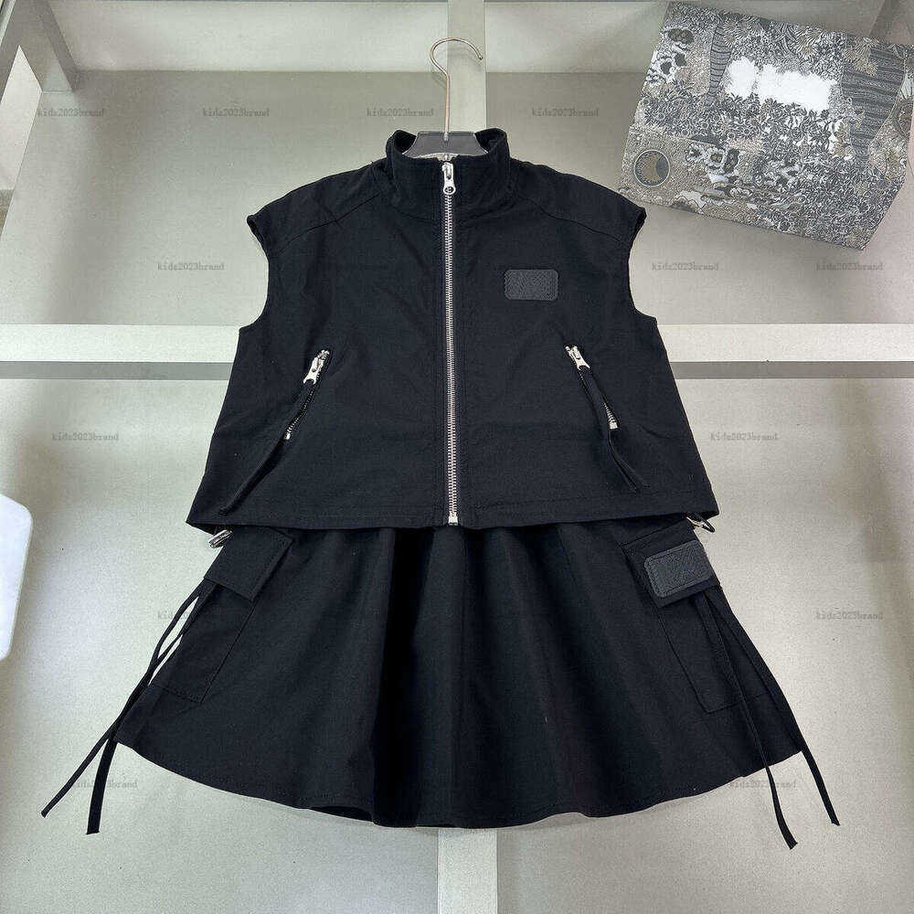 New girls dress suit Simple design baby overskirt kids designer clothes Summer Short-sleeved top and skirt A056X02N016