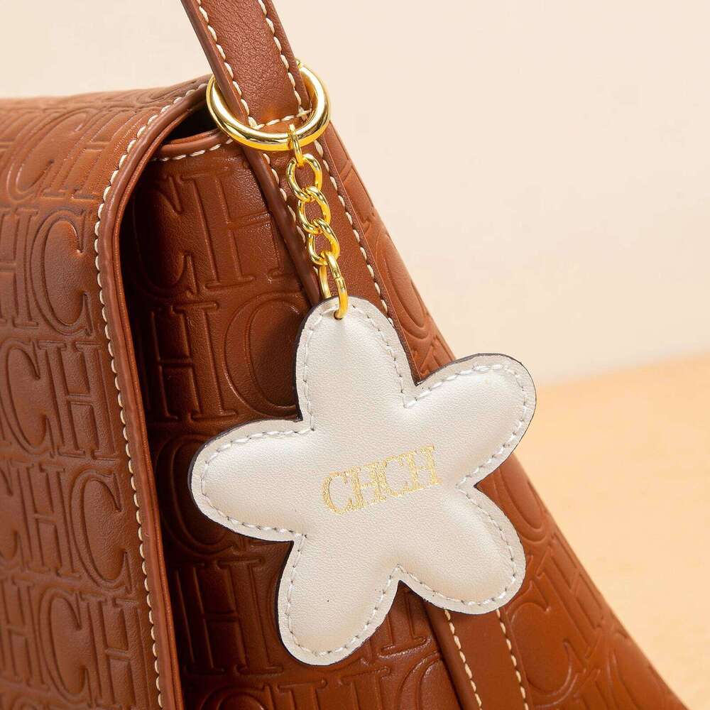 Fashionable New 2025 Luggage Hanging with Teddy Bear Flower Pattern and Simple Decoration Z260130