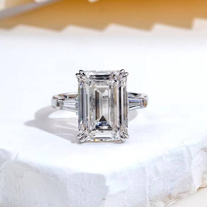 Jewelry in Stock MSR-400 18K White Gold Engagement Solitaire Ring Emerald Cut 302CT D VS1 Lab Grown Diamond Ring