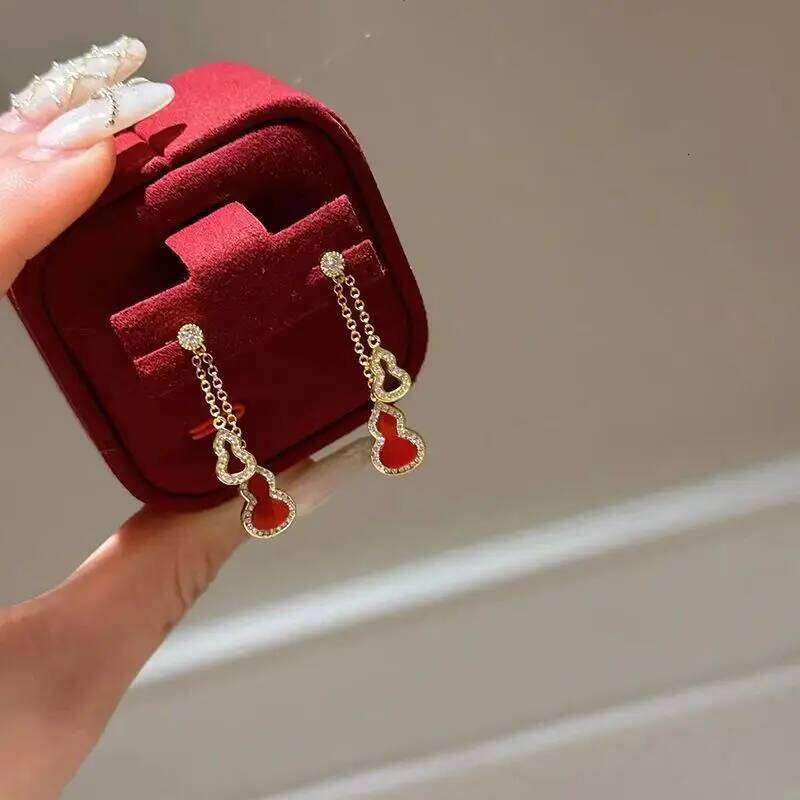 Inspiration Exquisite Red Agate Sparkling Gourd Female Earrings New in Hollow out Retro earrings for women Wedding Jewelry