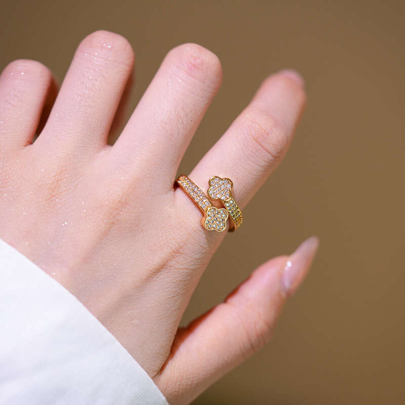 Amazon Cross-Border Four-Leaf Clover Open Niche for Women High-End Design Gold-Plated Full Diamond Bracelet Wholesale