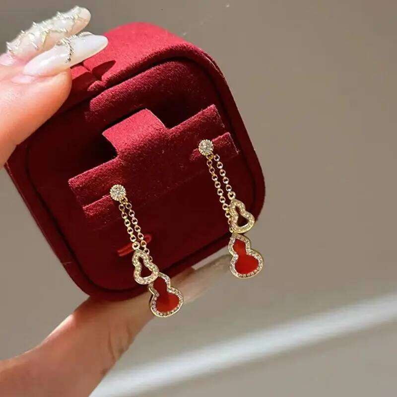 Inspiration Exquisite Red Agate Sparkling Gourd Female Earrings New in Hollow out Retro earrings for women Wedding Jewelry