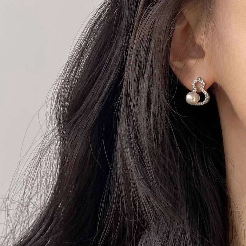 Chinese-Style Pearl Gourd with a Feel, Micro-Inlaid Zircon for Women, Light Luxury Niche High-End New Earrings