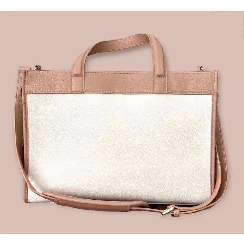 Hot Sale New Autumn Winter Portable Cat and Dog Outcropping Travel Backpack Adjustable Handbag Pet Supplies 26H0130