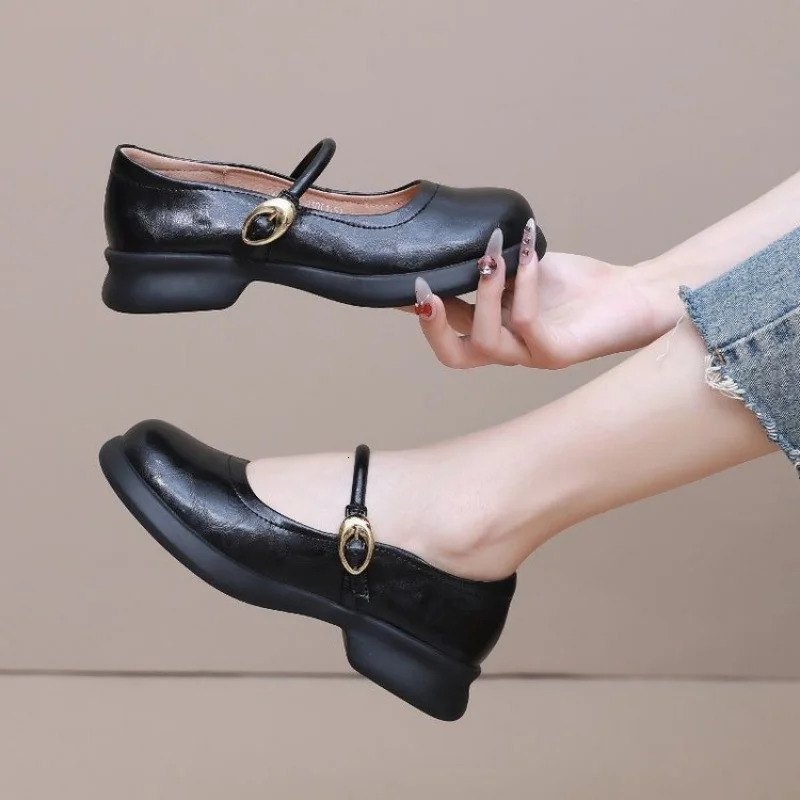 All-Season Plus Size Mary Jane Shoes for Women - Single Strap Shallow Cut Leather Flats Comfortable Fashion Flats 260124