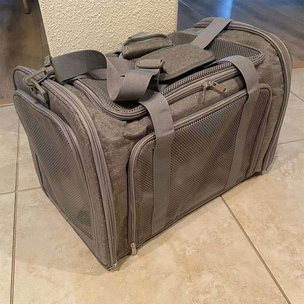 Portable Foldable Pet Dog Cat Carrier Small Medium Cats Dogs Ventilated Mesh Design for Travel & Outdoor Adventure 26H0130