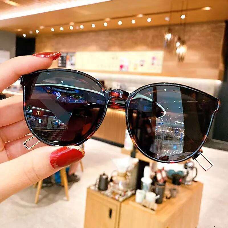 New 2024 Kids Sunglasses Vintage Square Boy Girl Fashion Baby Goggles Children Sun Glasses UV400 Eyewear H260130