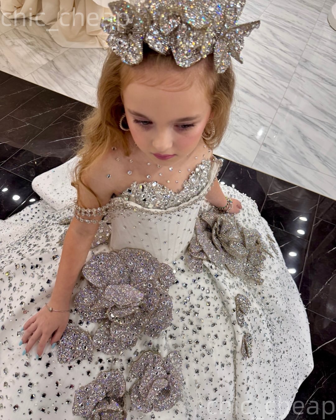 2026 Ivory Ball Gown Flower Girl Dresses Beaded Crystals Flowers Satin Sheer Neck Little Girl Christmas Peageant Birthday Christening Tutu Dress Gowns