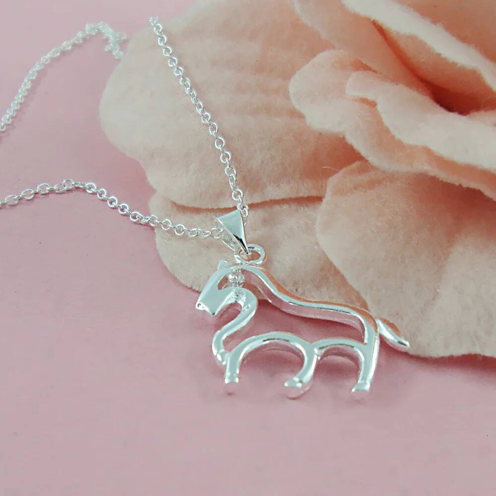 925 Sterling Silver Horse Pendants Necklaces Loving Design Cute Animal Pony Necklace Movie Jewelry Party Accessories Gifts